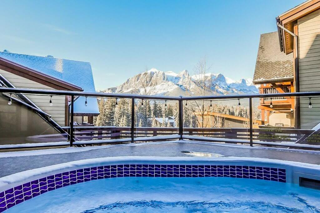 Luxurious Rundle Cliffs Lodge In Spring Creek Canmore Exterior foto